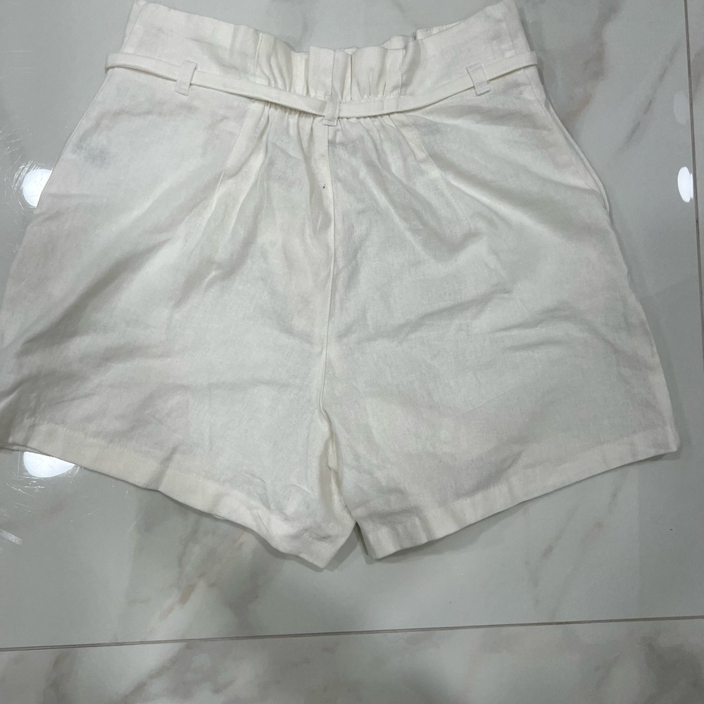 white high waisted shorts